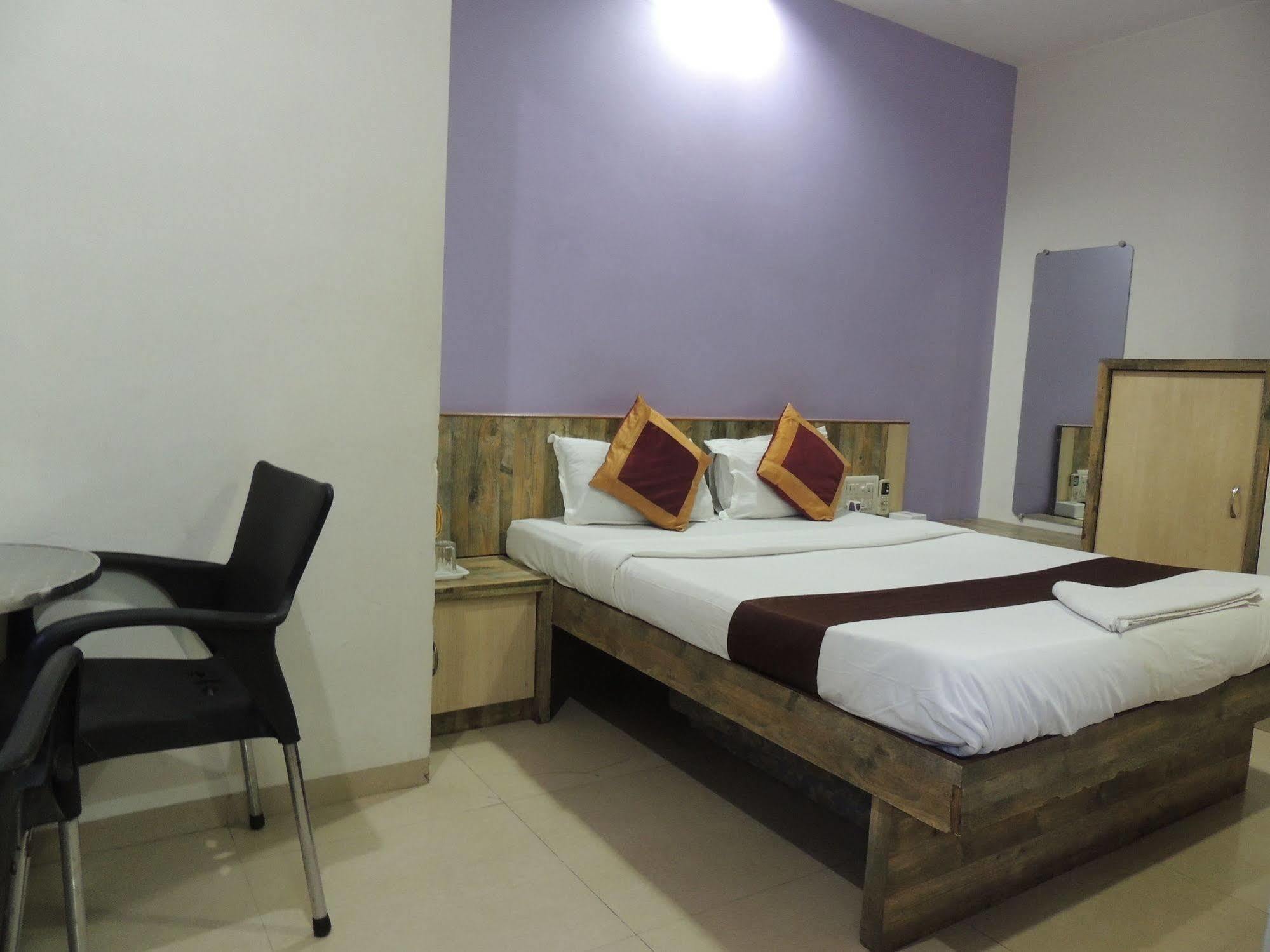 Fabhotel Galaxy Suite Bombay Eksteriør billede
